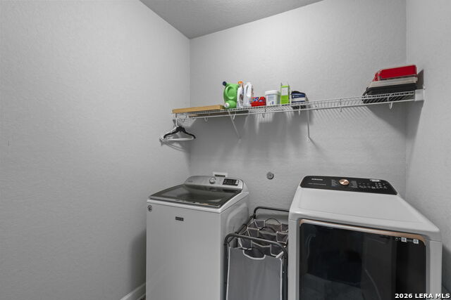 1526 Balcones Fault Property Photo 14