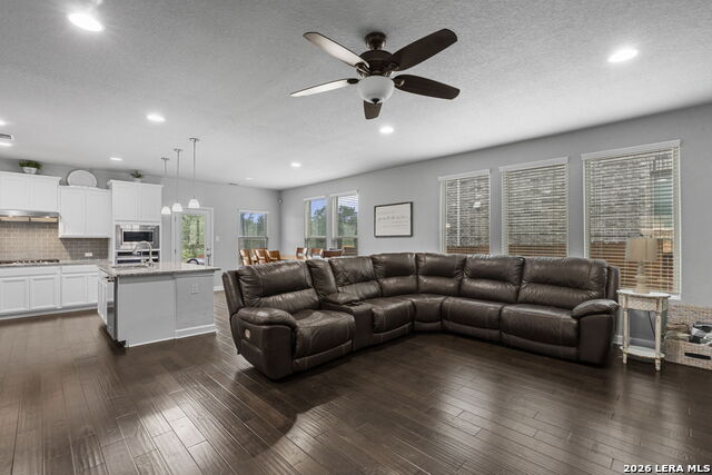 1526 Balcones Fault Property Photo 15