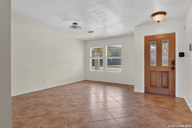 409 Hinge Loop Property Photo 4