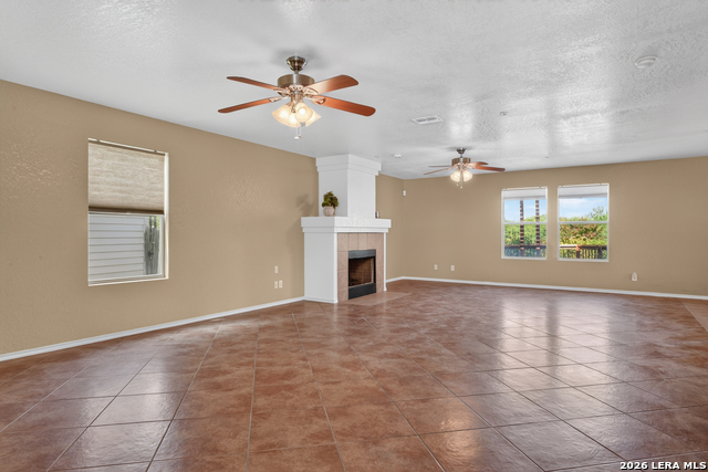 409 Hinge Loop Property Photo 8
