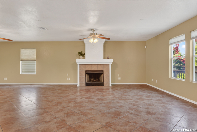 409 Hinge Loop Property Photo 10