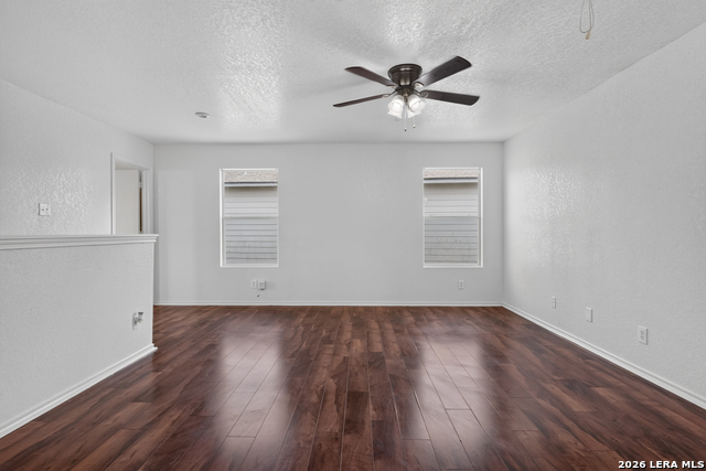 409 Hinge Loop Property Photo 19