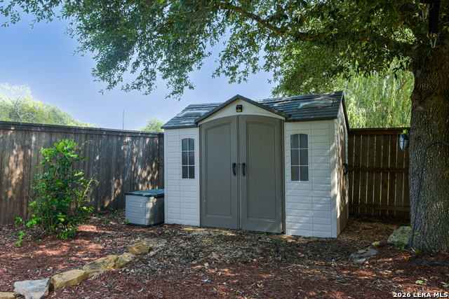 409 Hinge Loop Property Photo 38