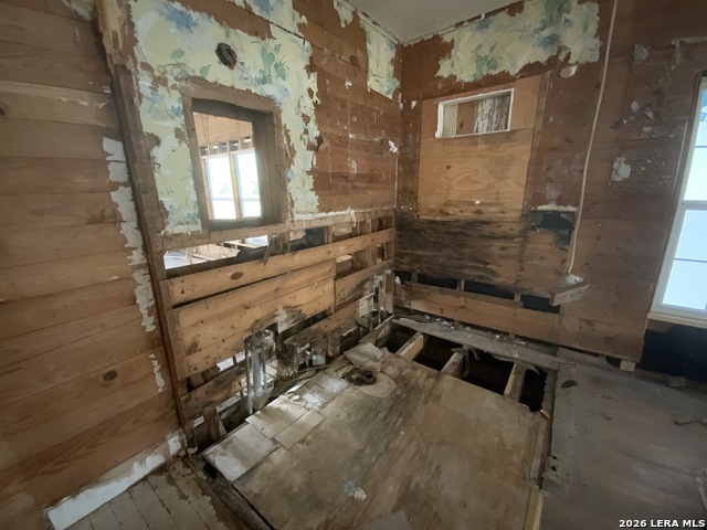 341&343 Avondale Ave Property Photo 29