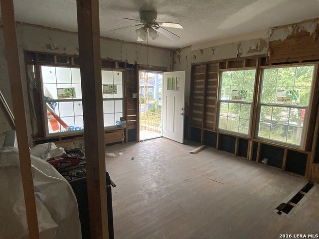 341&343 Avondale Ave Property Photo 32