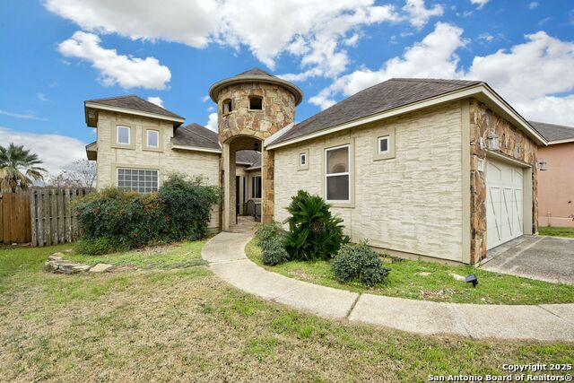 1159 LEGACY DR Property Photo 1