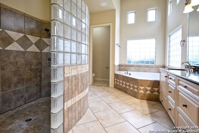1159 Legacy Dr Property Photo 21