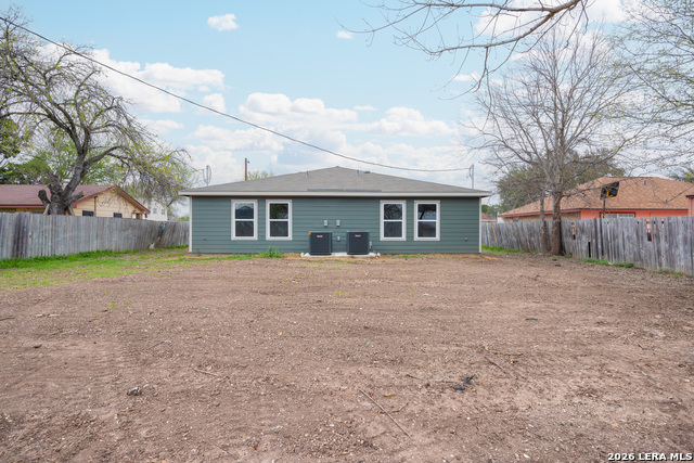 1143 Magnolia Property Photo 17