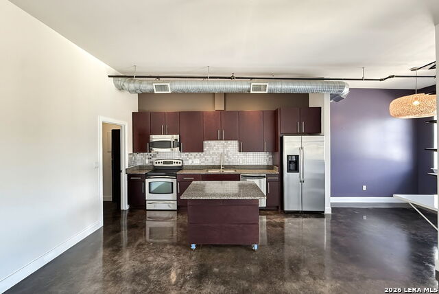 831 S Flores Street Property Photo 5