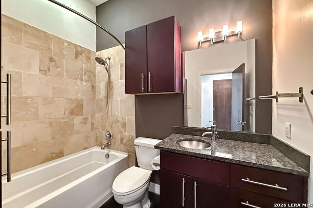 831 S Flores Street Property Photo 11
