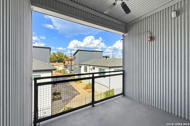 831 S Flores Street Property Photo 15
