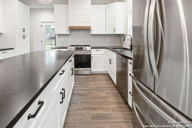 1125 Cedar Grove Trl Property Photo 10