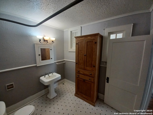 214 Funston Pl Property Photo 8