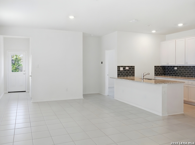 4731 Plaza Ctr Property Photo 5