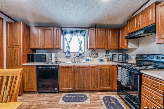 1824 Live Oak Property Photo 5