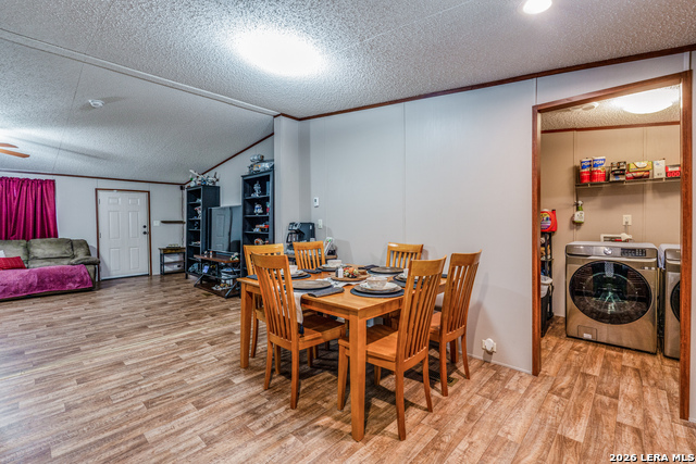 1824 Live Oak Property Photo 8