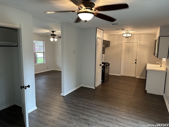 7211 Westglade Dr Property Photo 3