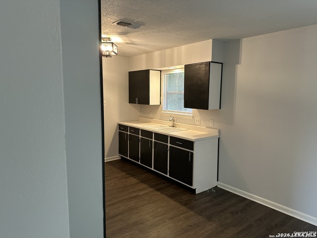 7211 Westglade Dr Property Photo 5