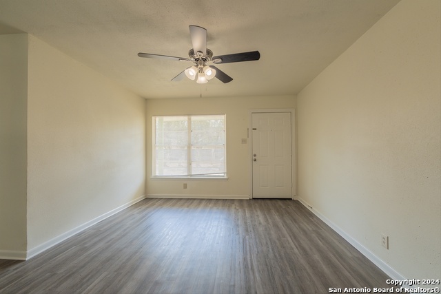 131 Brettonwood Dr Property Photo 5