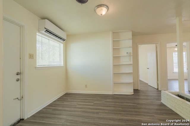 131 Brettonwood Dr Property Photo 9