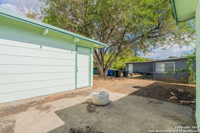 131 Brettonwood Dr Property Photo 15