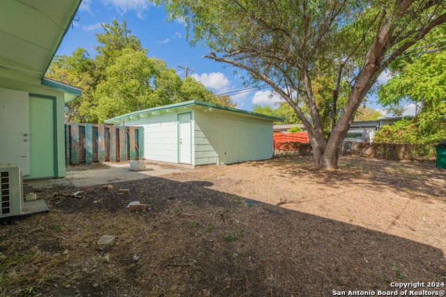 131 Brettonwood Dr Property Photo 16