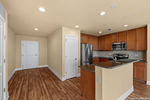 215 Center St Property Photo 7