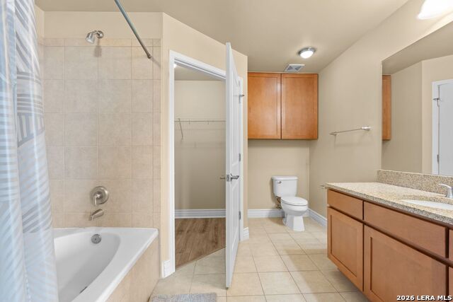 215 Center St Property Photo 10