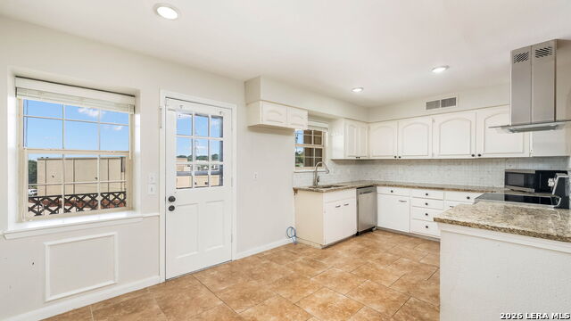 7500 Callaghan Property Photo 3