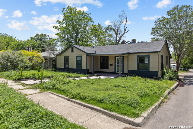 914 Halliday Ave Property Photo 3