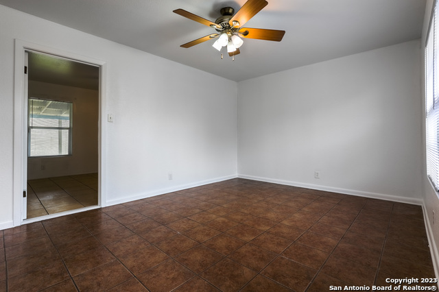 5434 Plumtree Dr Property Photo 3
