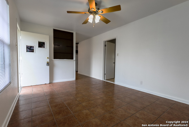5434 Plumtree Dr Property Photo 4