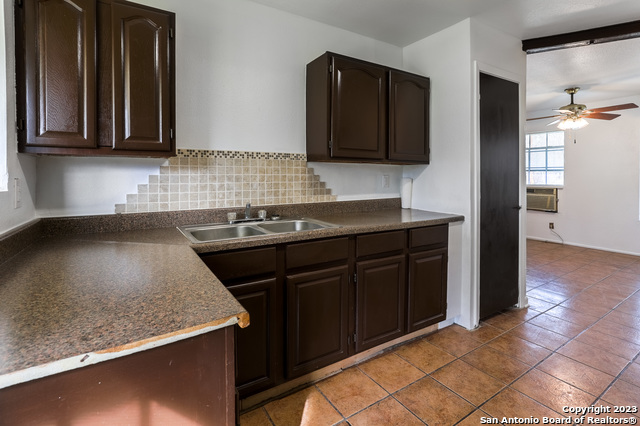 5434 Plumtree Dr Property Photo 12