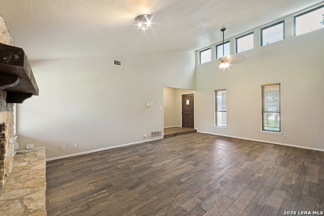 16115 Wolf Creek Property Photo 7