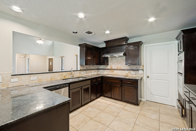 16115 Wolf Creek Property Photo 11
