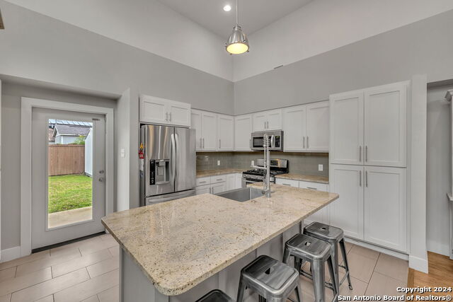 728 E Guenther St Property Photo 15