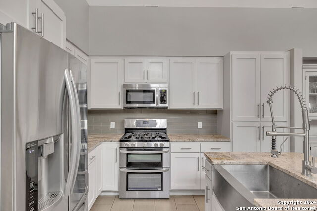 728 E Guenther St Property Photo 17
