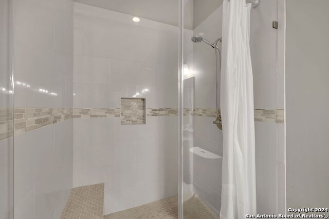 728 E Guenther St Property Photo 26