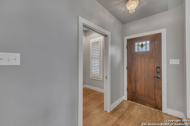 728 E Guenther St Property Photo 30