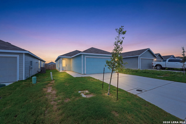 5717 MANGAS CIR