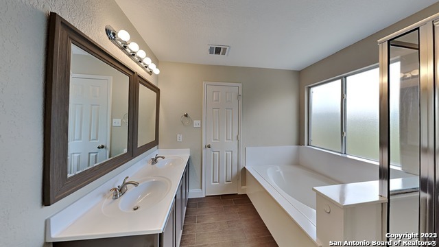 7738 Paraiso Cir Property Photo 16