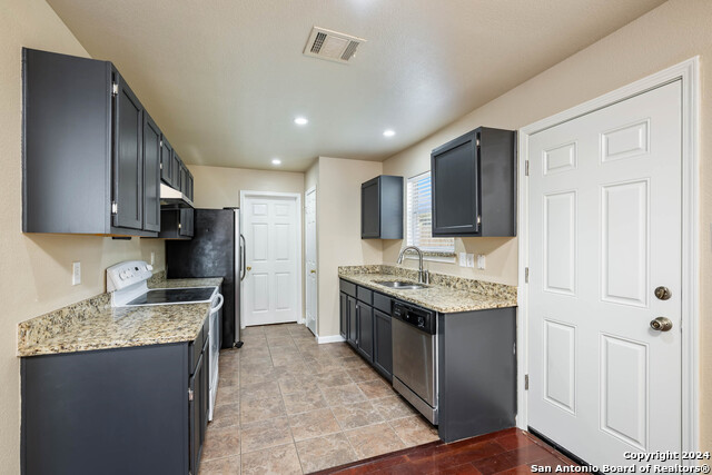 9111 Spiral Woods Property Photo 7