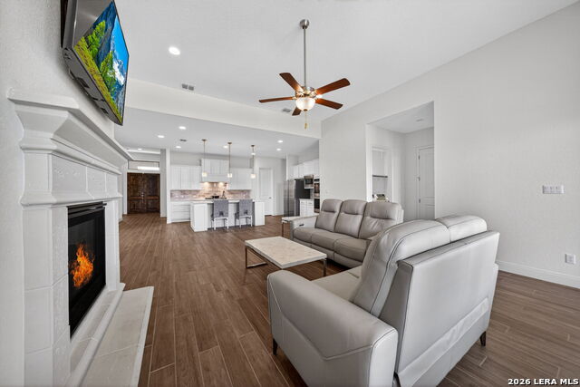 23218 Curvado Property Photo 14