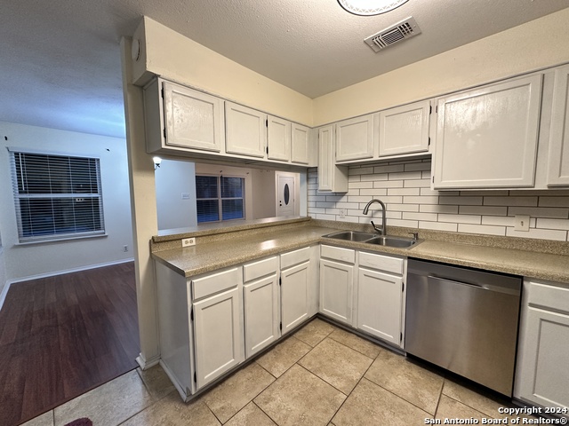 6951 Wright Way St Property Photo 8