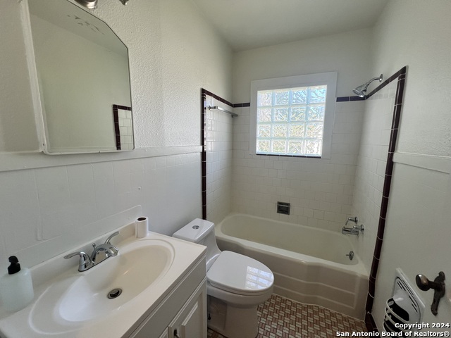 925 Donaldson Ave Property Photo 5