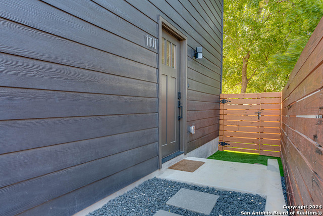 531 S Monumental Property Photo 5