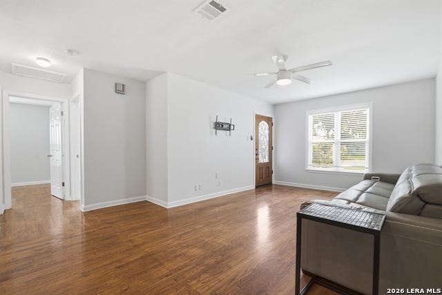 511 Lovera Blvd Property Photo 4
