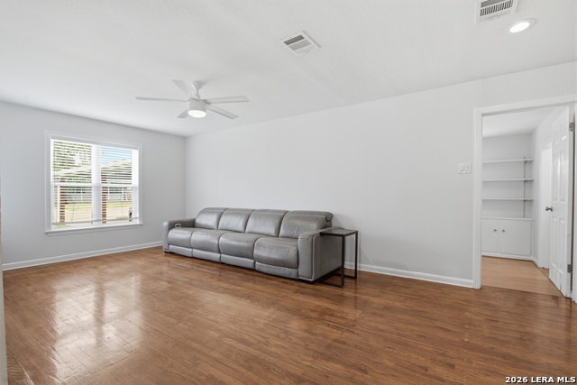 511 Lovera Blvd Property Photo 5