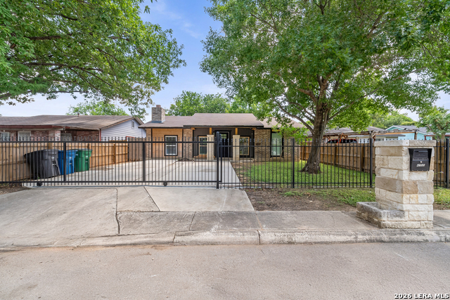 6750 Paradise Oak Dr Property Photo 1