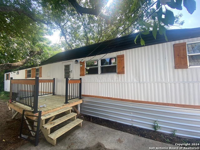 1311 W Hein Rd Property Photo 2
